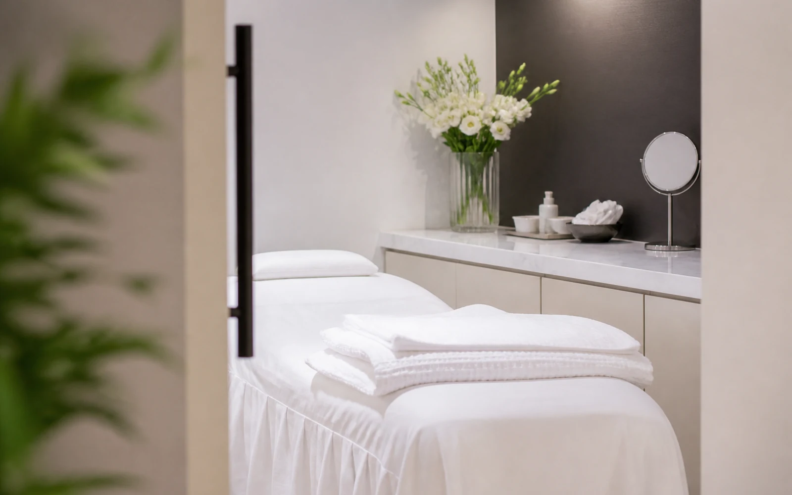 PBSerum® HA Medium & High Treatment in JB environment at Medi Clinic Eco Botanic