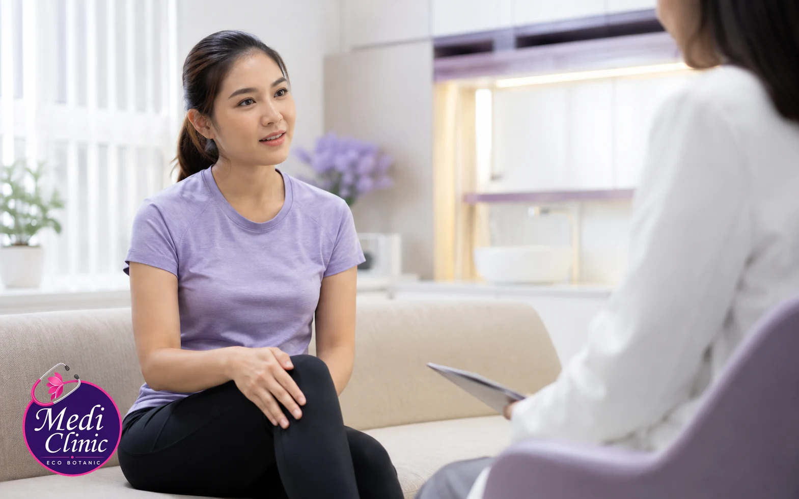 Illustrative knee mobility consultation before PRP treatment assessment