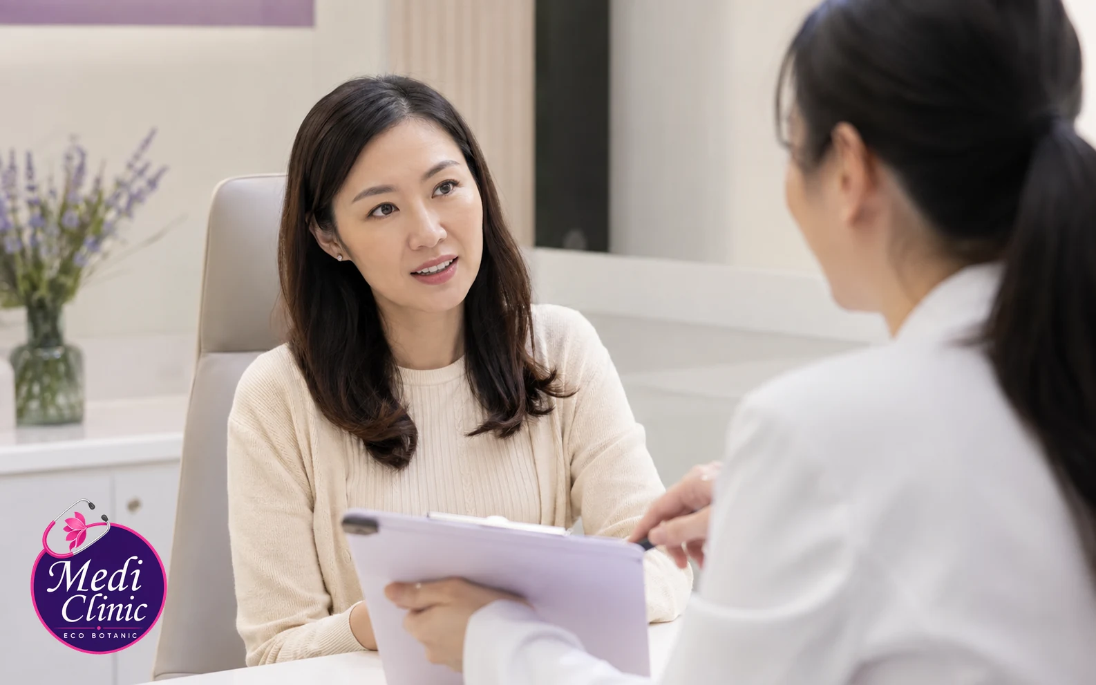Illustrative consultation for cell-based treatment questions at Medi Clinic Eco Botanic