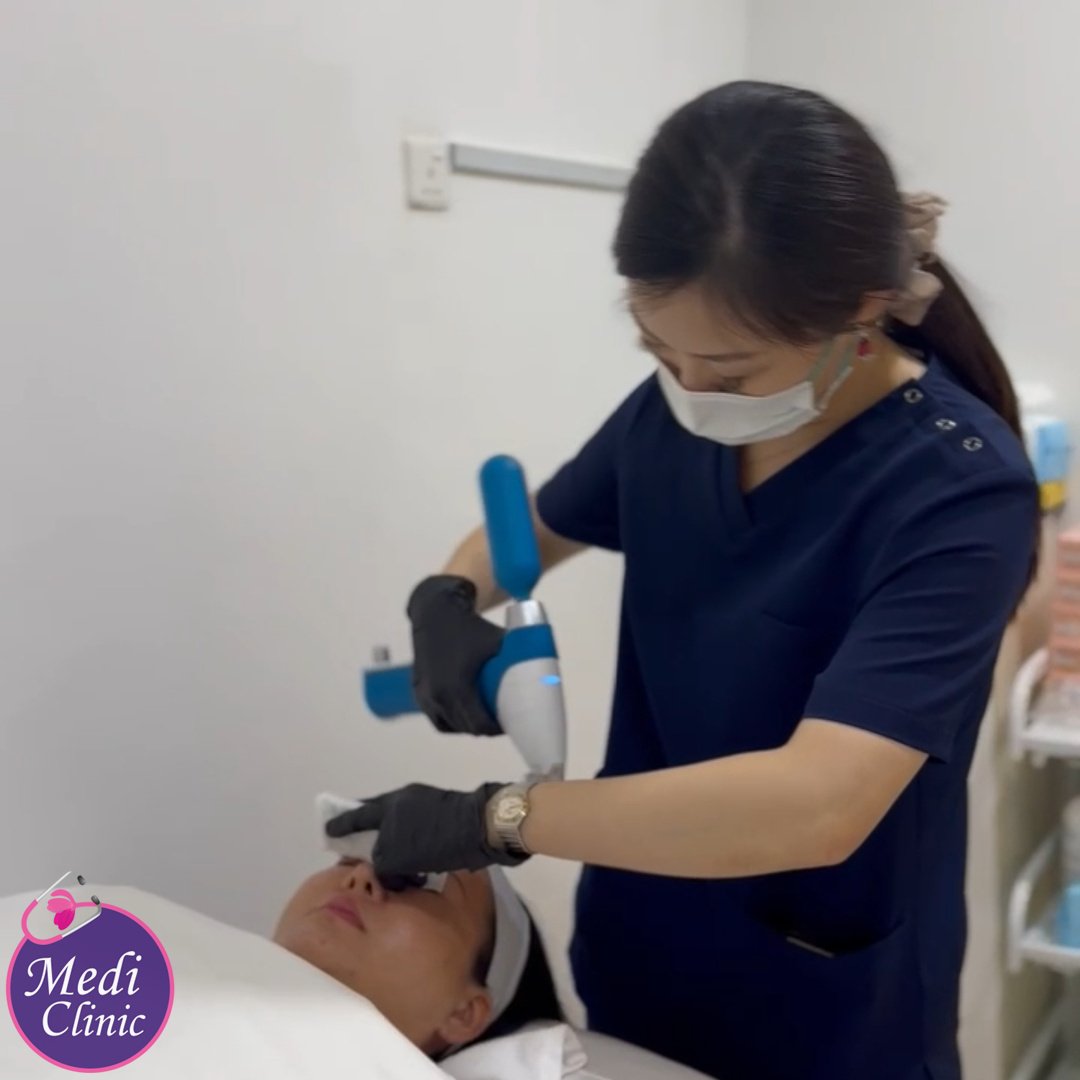 Dr. Fiona with her professional medical team at trusted aesthetic clinic in JB near Singapore